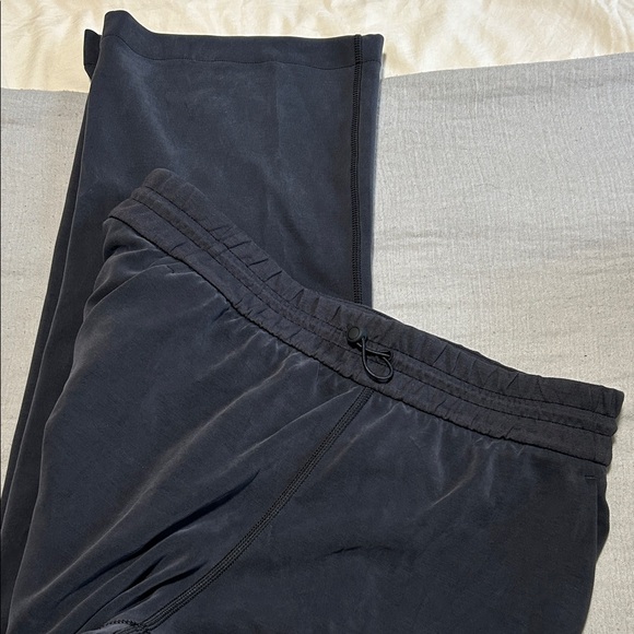 Lululemon Black Softstreme High Rise Pant Size 8 - Picture 2 of 8